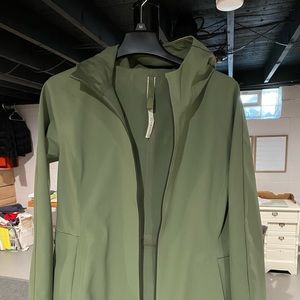Lululemon Olive green rain coat